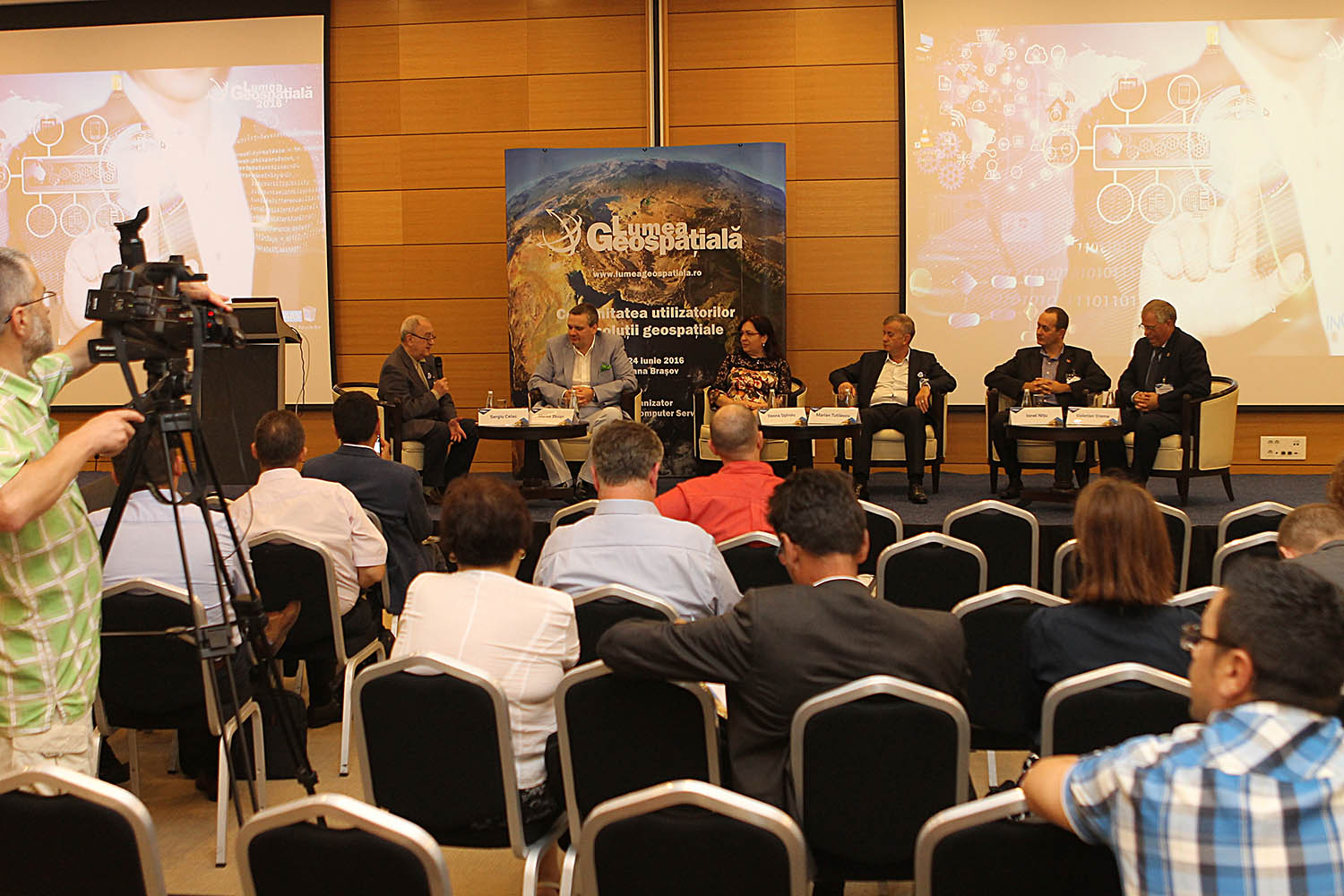 --startron--q-east-software-a-participat-la-conferinta-lumea-geospatiala-la-hotel-alpin-poiana-brasov--endron----starteng--q-east-software-participated-at-the-geospatial-world-conference-2014--endeng--
